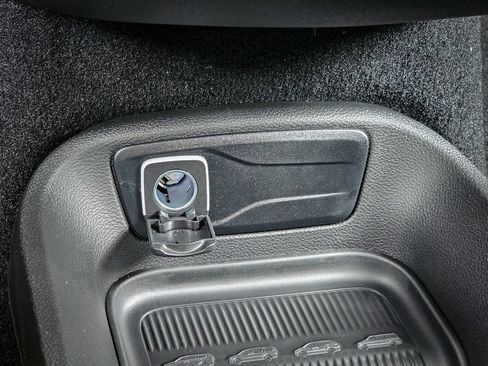 New 2027 Chrysler Pacifica Select FWD image 23