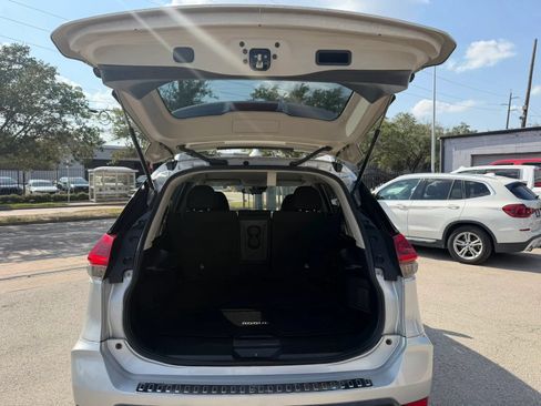 Used 2020 Nissan Rogue S w/ Special Edition Package FWD image 29