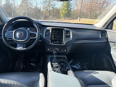 Used 2020 Volvo XC90 T6 Momentum w/ Protection Package image 12