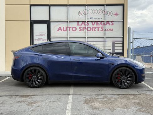 Used 2022 Tesla Model Y Performance AWD/4WD image 6