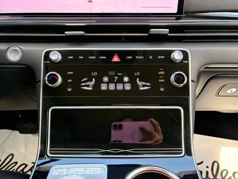 Used 2025 Genesis GV80 2.5T Standard AWD/4WD image 19