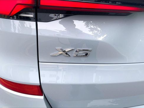 Used 2026 BMW X5 xDrive40i w/ M Sport Package AWD/4WD image 9