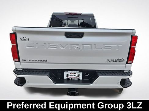 Used 2024 Chevrolet Silverado 2500 High Country w/ Technology Package AWD/4WD image 5