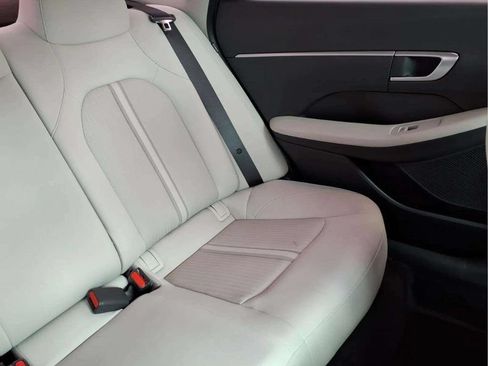 Used 2023 Hyundai Sonata SE FWD image 18