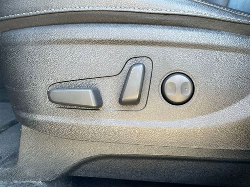 Used 2022 Kia Telluride EX w/ EX Premium Package image 11