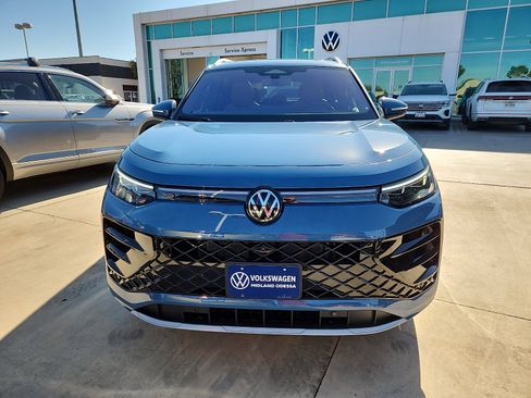 New 2026 Volkswagen Tiguan SEL R-Line image 2