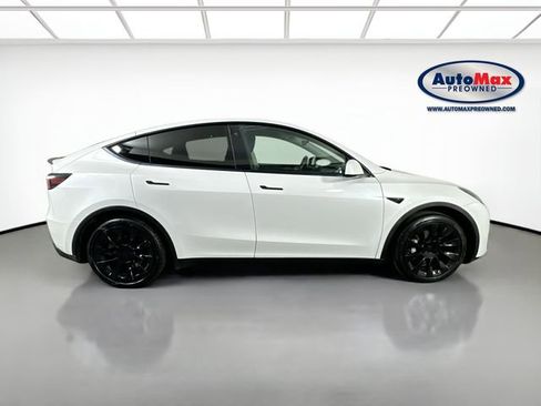 Used 2023 Tesla Model Y Long Range image 10