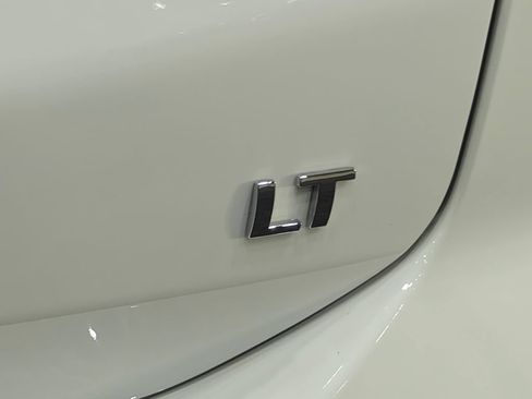 Used 2024 Chevrolet Equinox LT FWD image 44