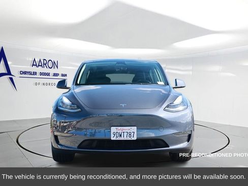 Used 2023 Tesla Model Y Long Range image 4