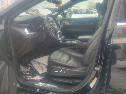 Used 2021 Cadillac XT5 Premium Luxury image 17