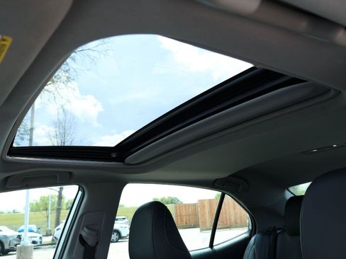 Used 2019 Toyota Camry SE image 29