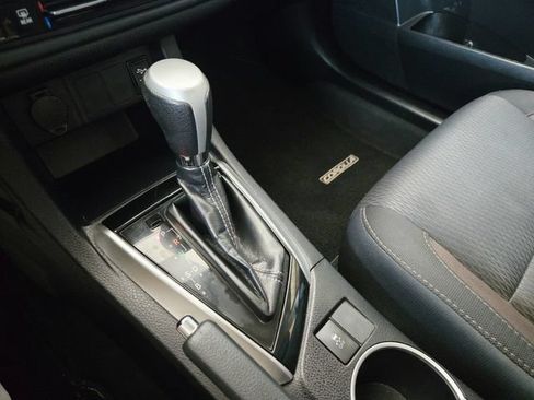 Used 2019 Toyota Corolla LE FWD image 14