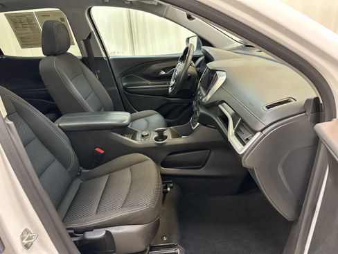 Used 2023 GMC Terrain SLE w/ Driver Convenience Package AWD/4WD image 14