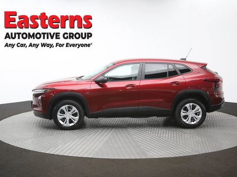 Used 2024 Chevrolet Trax LS FWD image 59