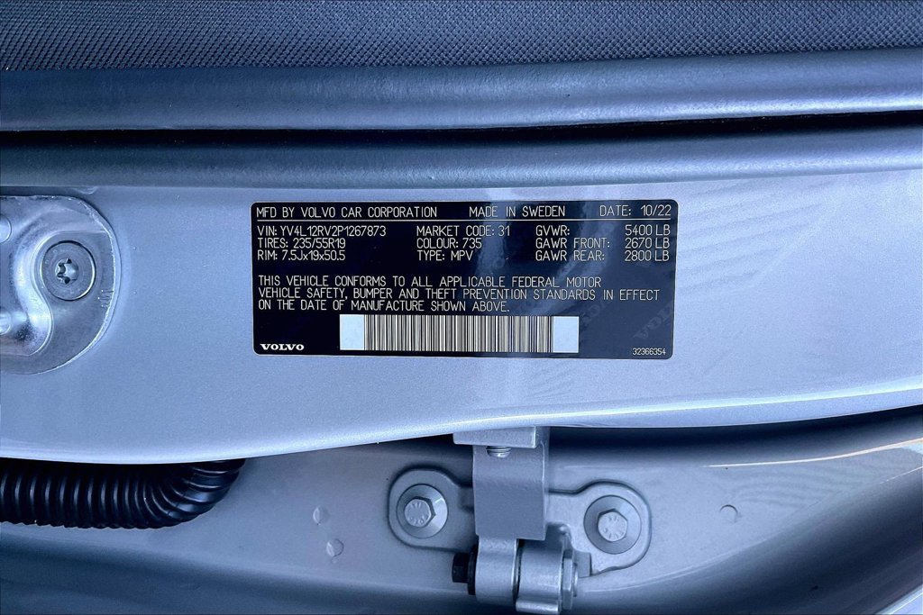 Certified 2023 Volvo XC60 B5 Core AWD/4WD image 19