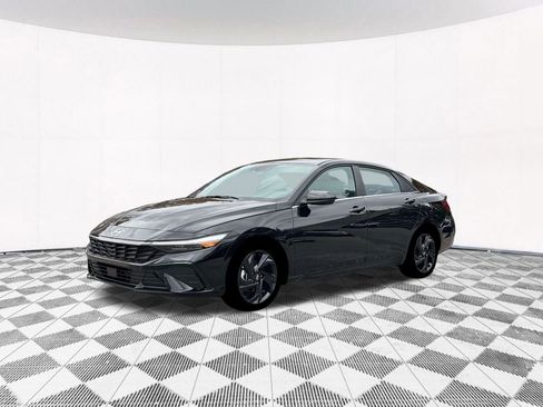 New 2026 Hyundai Elantra SEL Sport image 2