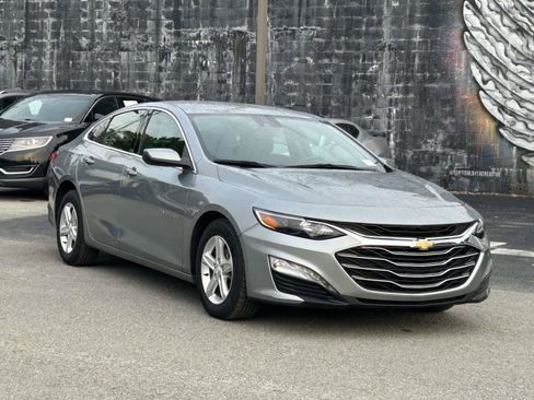 Used 2024 Chevrolet Malibu LT FWD image 1