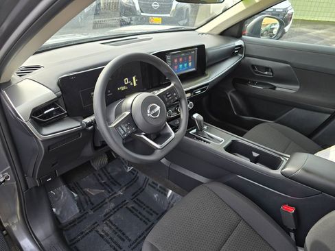 Used 2025 Nissan Kicks S image 14