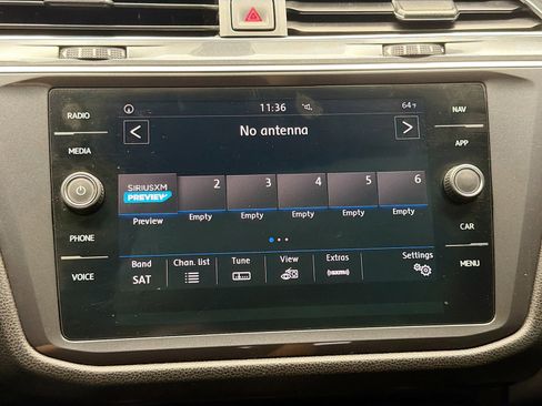 Used 2019 Volkswagen Tiguan SEL FWD image 9
