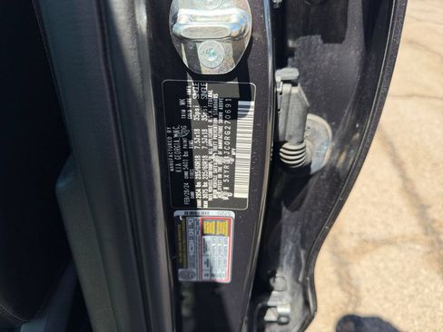 Used 2024 Kia Sorento S FWD image 31