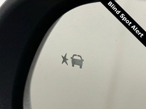 New 2025 Chevrolet Traverse LT w/ Driver Confidence Package image 26