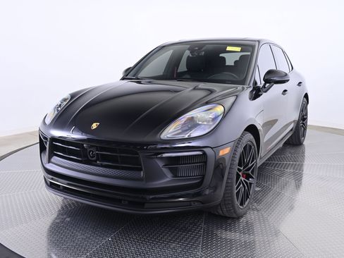 Used 2025 Porsche Macan GTS image 1