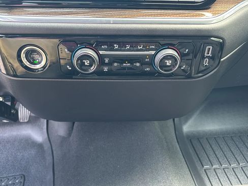 Used 2022 Chevrolet Silverado 1500 LT w/ Protection Package AWD/4WD image 13