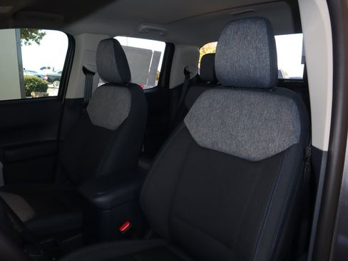 New 2025 Ford Maverick XLT w/ XLT Luxury Package image 32