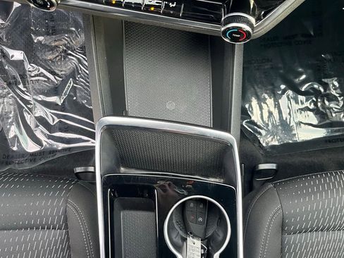 Used 2025 Chevrolet Equinox LT FWD image 25