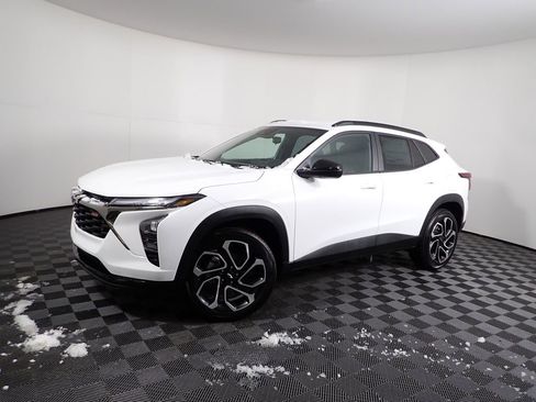 New 2026 Chevrolet Trax RS w/ Driver Confidence Package image 7