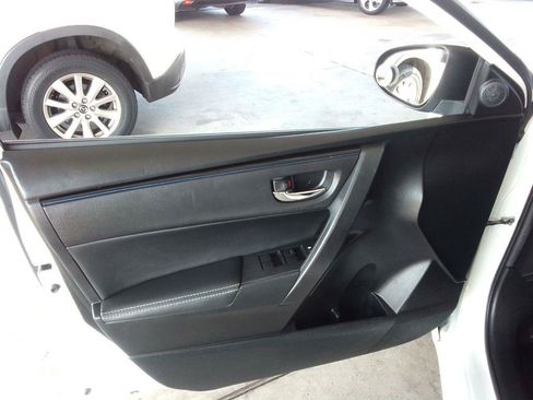 Used 2018 Toyota Corolla SE FWD image 19