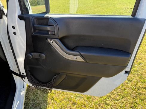 Used 2014 Jeep Wrangler Unlimited Sport image 44