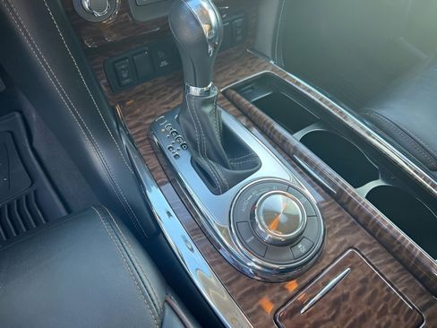 Used 2018 Nissan Armada SL w/ Moonroof Package image 25