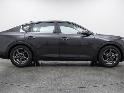 Used 2025 Kia K4 LXS FWD image 11