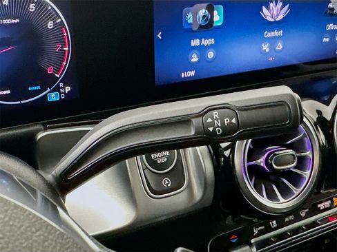 Certified 2025 Mercedes-Benz GLB 250 4MATIC image 17