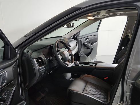 Certified 2025 Nissan Rogue Platinum AWD/4WD image 16