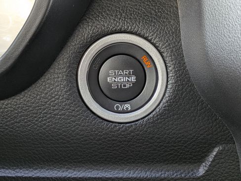 Used 2025 RAM 1500 Big Horn AWD/4WD image 25