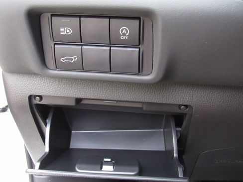 New 2025 Toyota Highlander XSE image 38