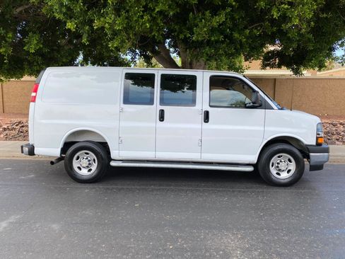 Used 2025 Chevrolet Express 2500 w/ Driver Convenience Package RWD image 2