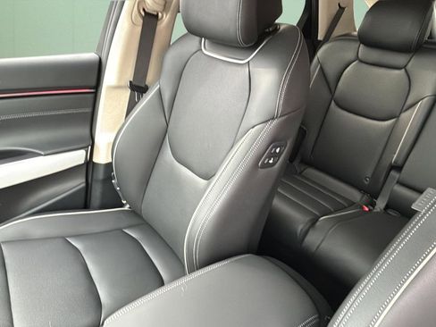 Certified 2026 Genesis GV70 2.5T Advanced image 46