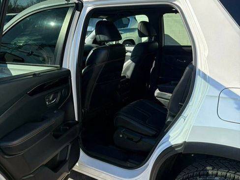 Used 2023 Honda Pilot TrailSport image 29