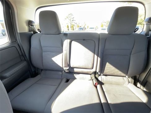 Used 2022 Nissan Frontier S image 17