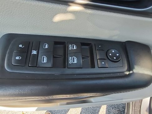 Certified 2022 Chrysler Pacifica Touring-L FWD image 21