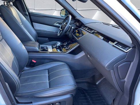 Used 2021 Land Rover Range Rover Velar R-Dynamic S image 16