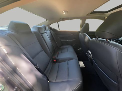Used 2025 Nissan Altima 2.5 SL AWD/4WD image 8