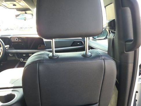 Used 2025 Chevrolet Tahoe LT image 26