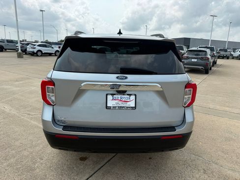 Used 2023 Ford Explorer XLT RWD image 6