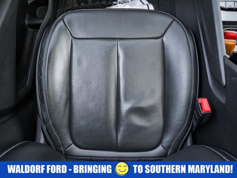 Used 2023 Jeep Grand Cherokee Overland image 35