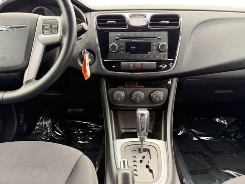 Used 2014 Chrysler 200 Touring FWD image 12
