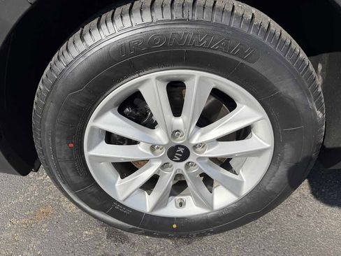 Used 2019 Kia Sorento AWD image 8